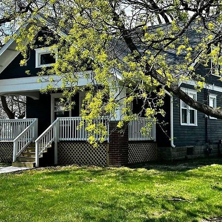 Mrs. Hughes Cottage - 2 Bedroom House W/ Parking Hamilton Exterior foto