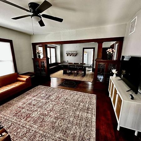 Mrs. Hughes Cottage - 2 Bedroom House W/ Parking Hamilton Exterior foto